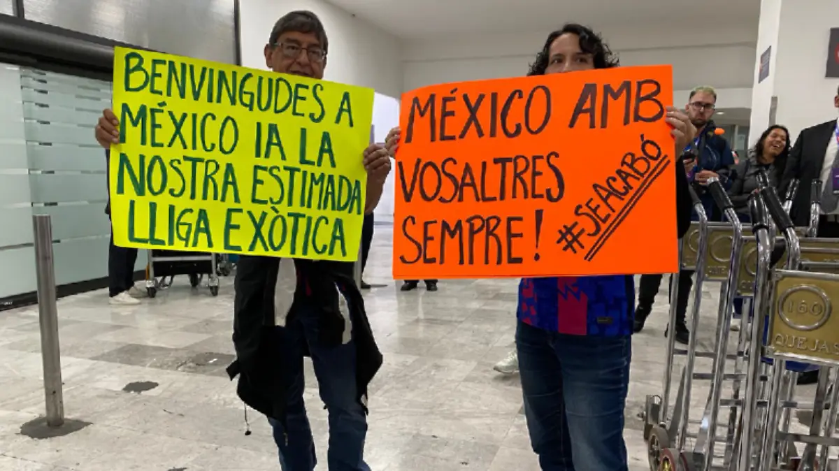 La-aficion-respaldo-a-Jenni-Hermoso-en-el-AICM-Foto_Martin-Montiel-770x450