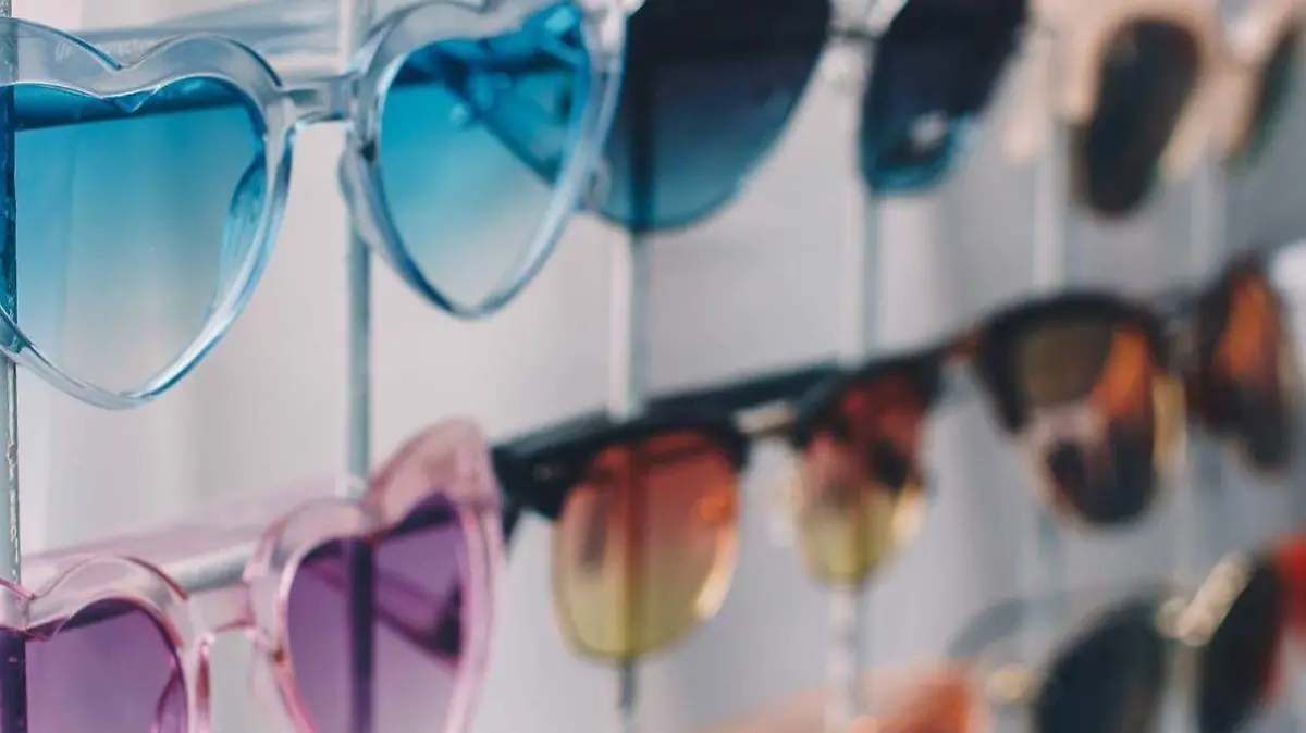 2_UÑAS Y COMPRAS (1)