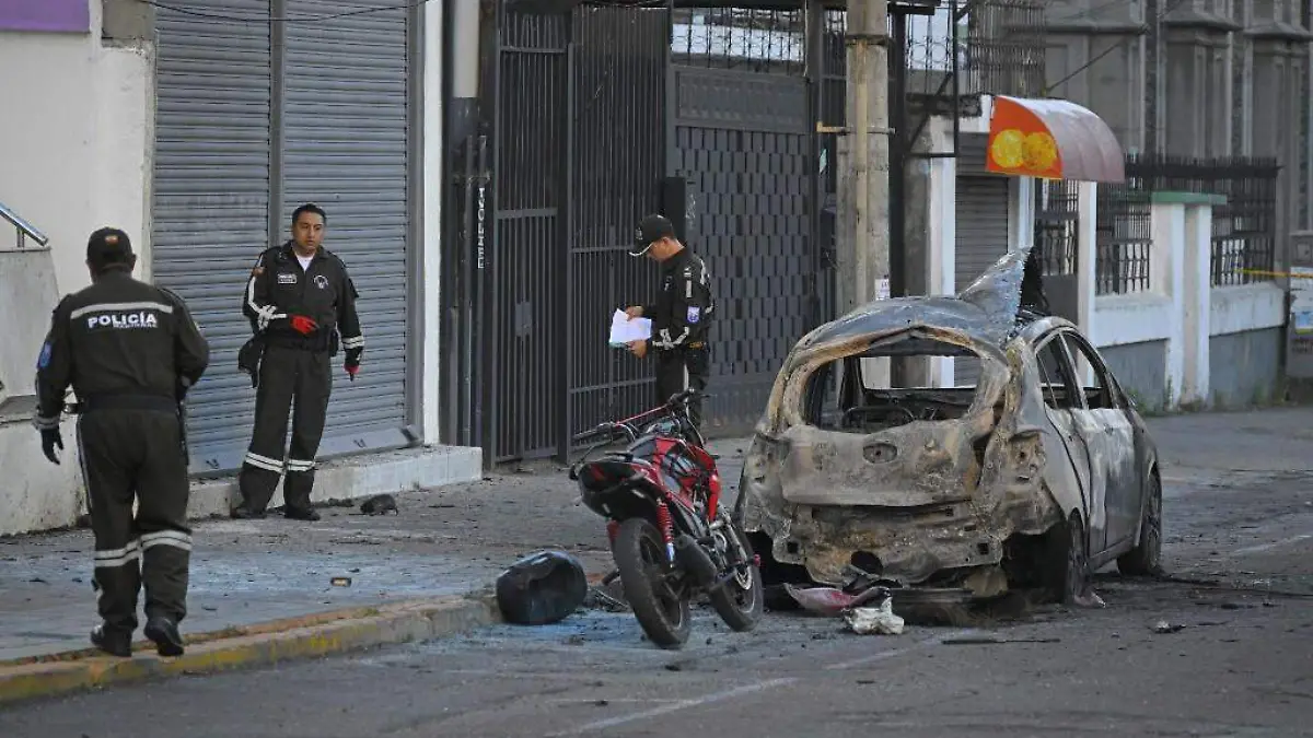 auto bomba quito rodrigo buendia afp