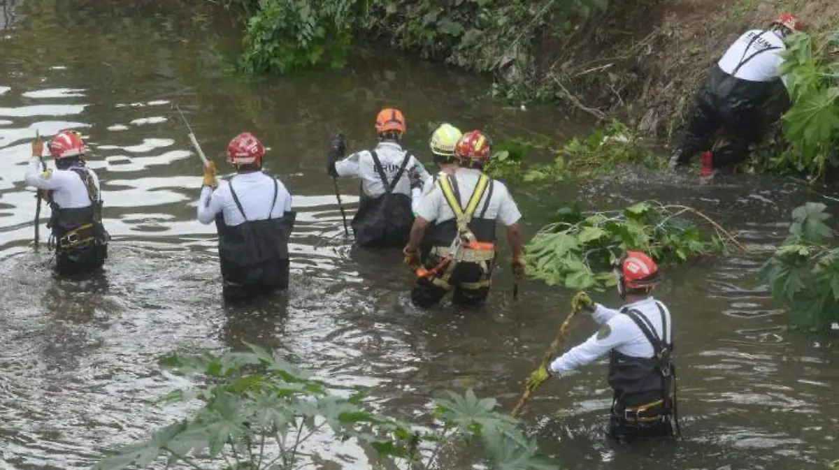 Hayan cadaver de mujer