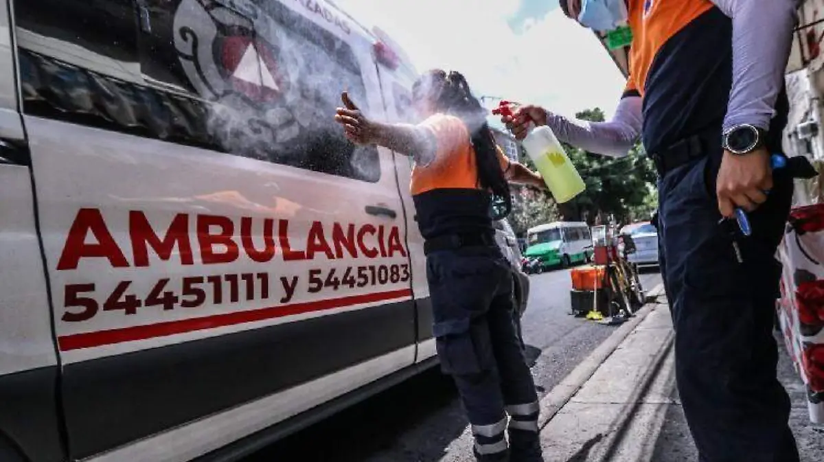 paramedicos-covid-desinfeccion