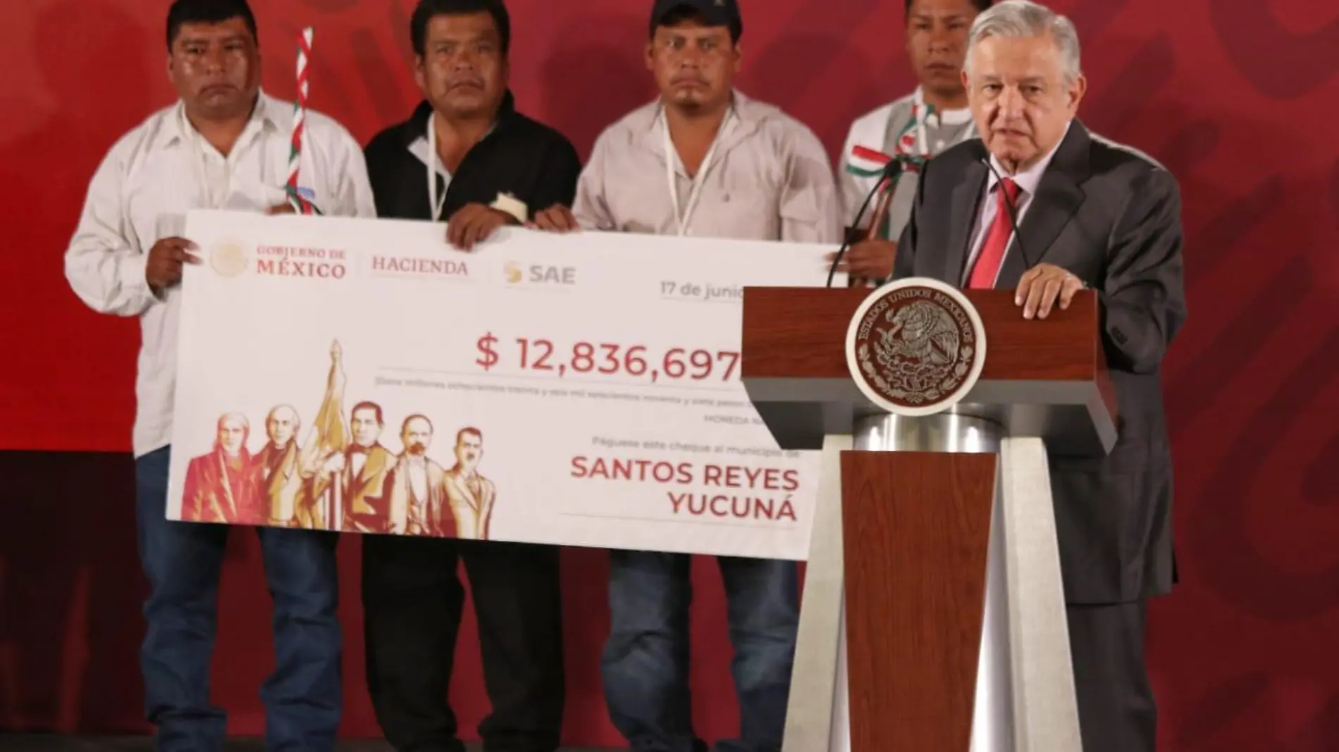 AMLO-ROBERTO-H-2