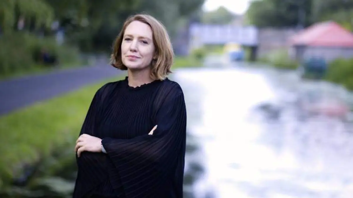 paula hawkins