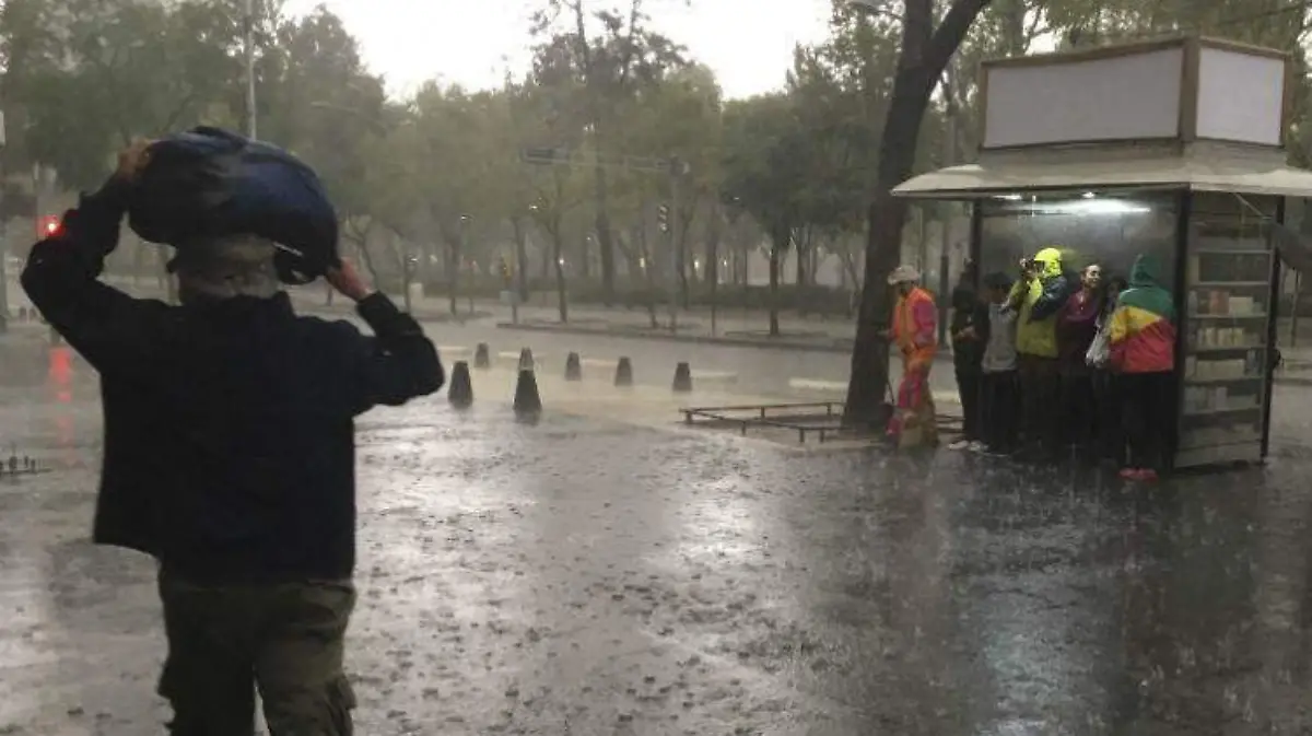 Lluvia_Avenida_Juarez-2