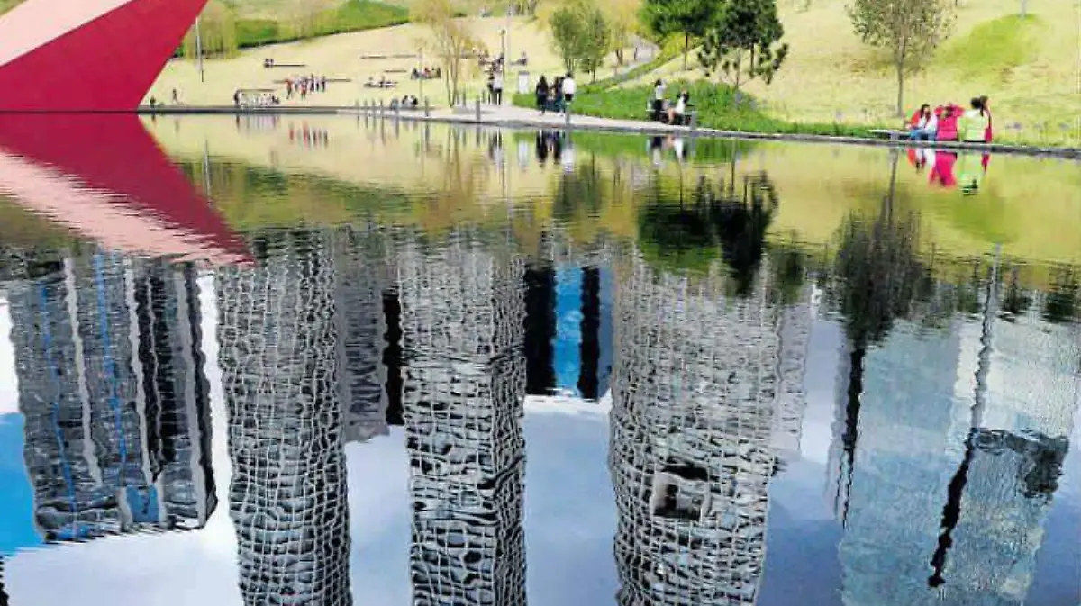 mexicana ADRIAN VAZQUEZ