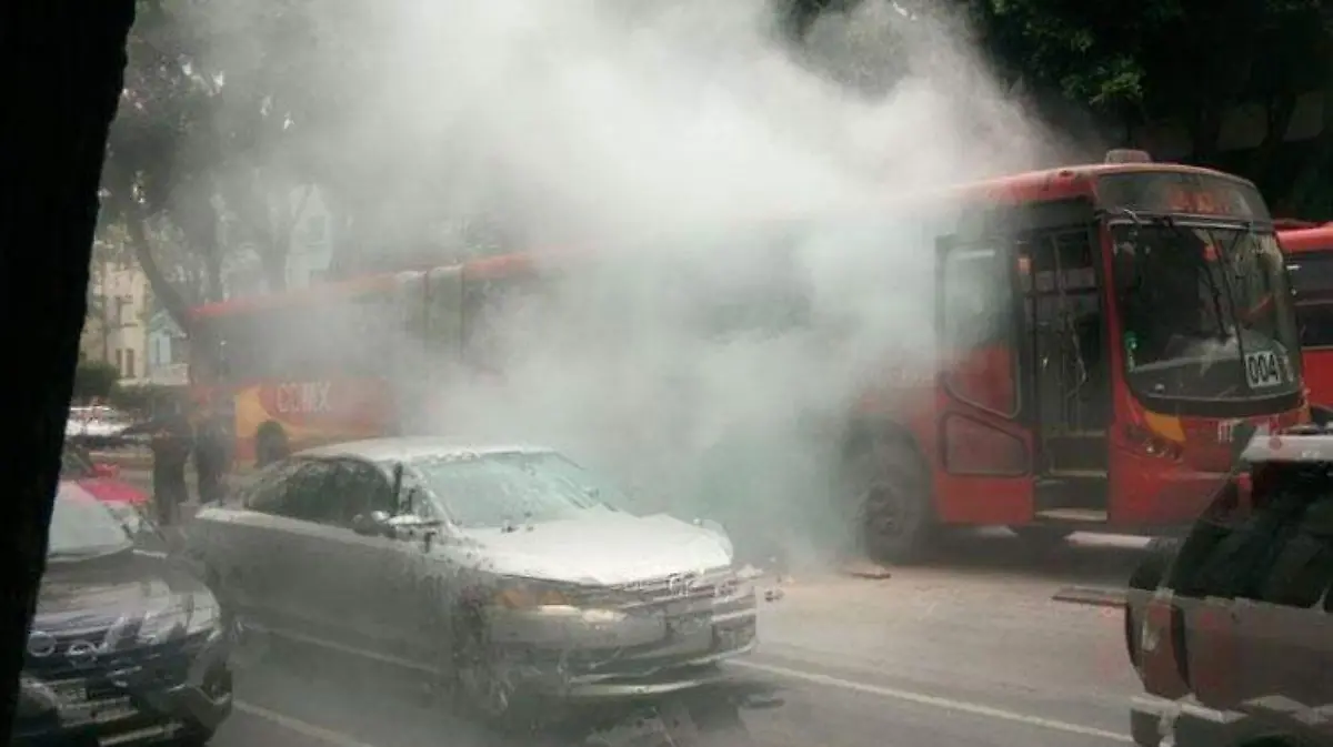 metrobus-incendio-insurgentes