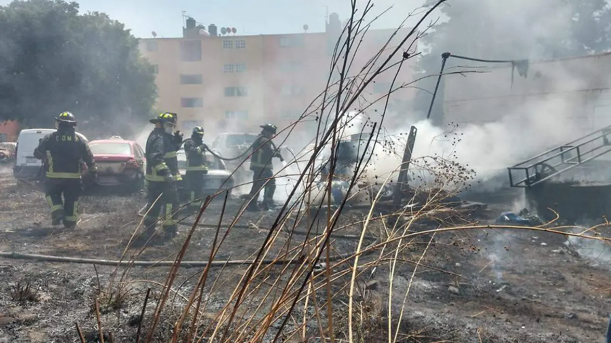 INCENDIO DE PASTO. CORTESÍA TW @Bomberos_CDMX (3)