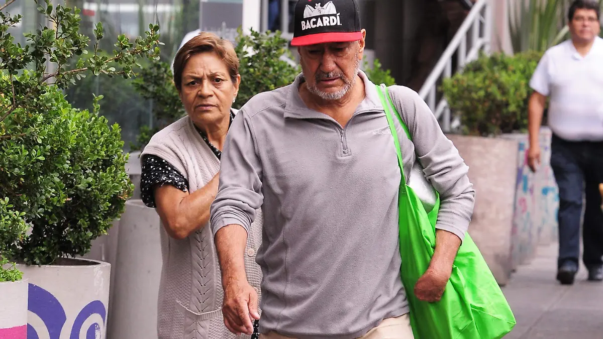 PERSONAS DE LA TERCERA EDAD (2)