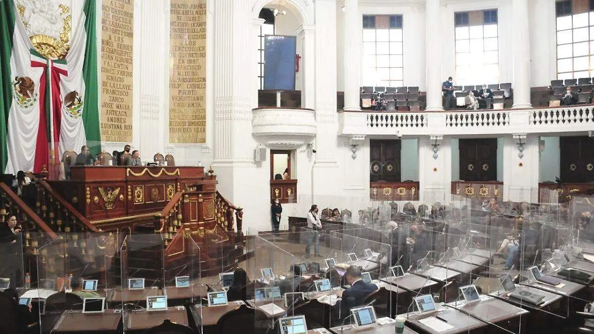 Encontronazo en Congreso de la CDMX retrasan discusión de reforma electoral