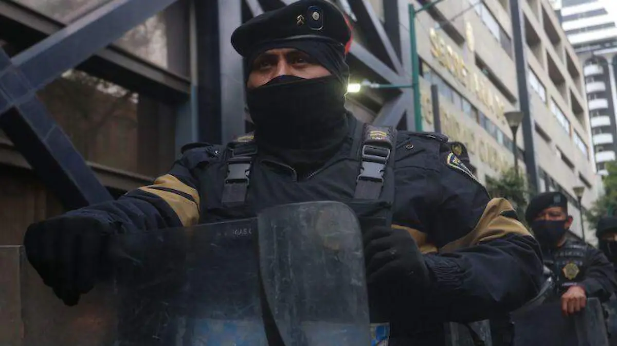 CDMX despliega 14 mil policías para vigilar la llegada del 2022