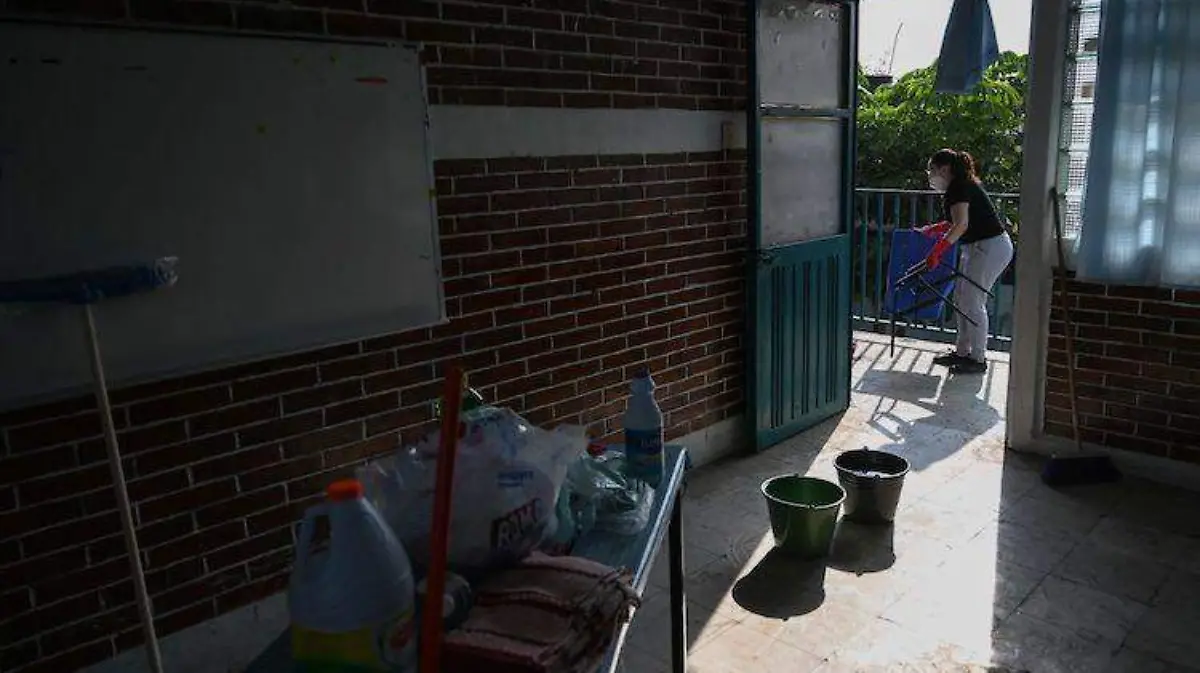 Reparación de baños, lo que más recursos de "Mejor escuela" consume