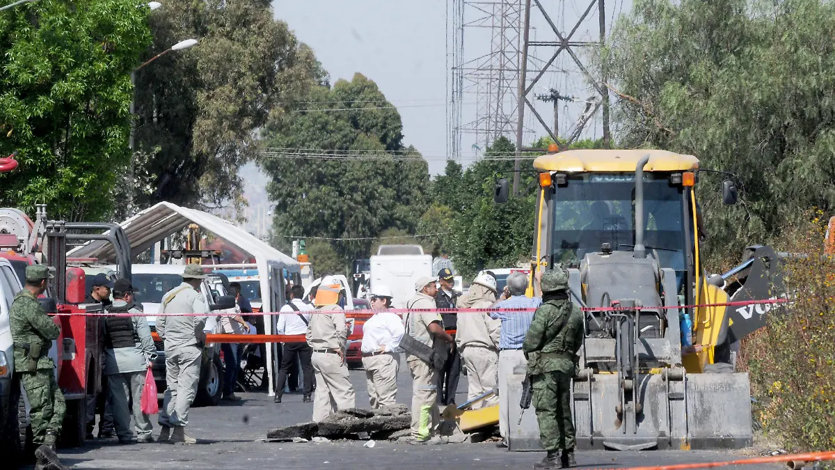 TOMA CLANDESTINA DE GASOLINA EN LA GAM (10)