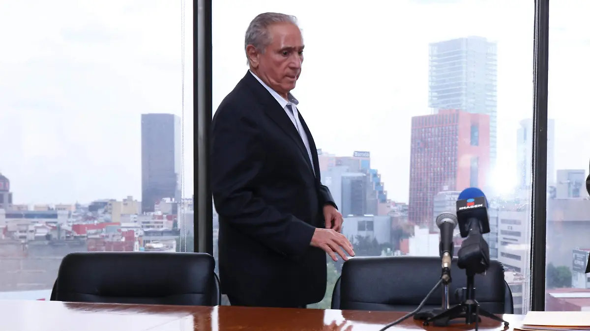 JOEL AYALA roberto hernandez