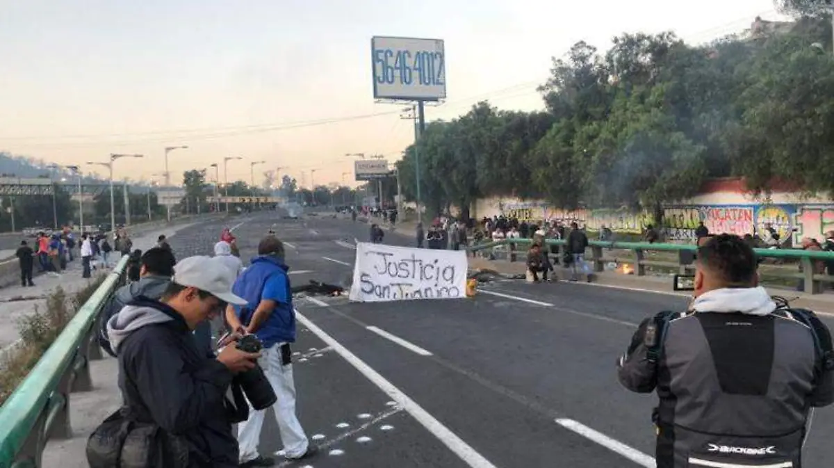 caos-autopista-10-horas-de-bloqueo