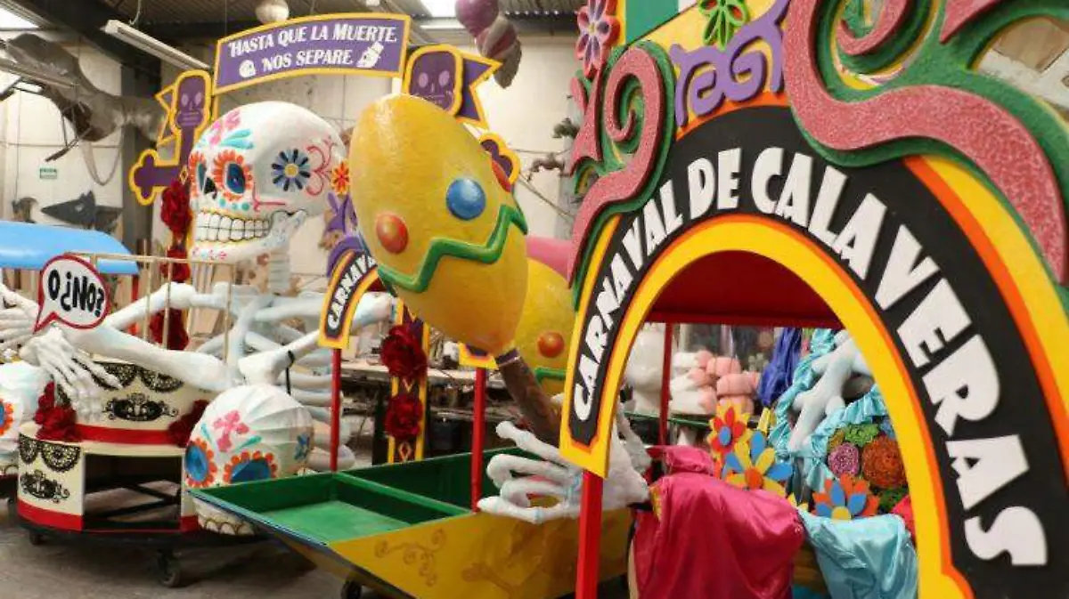 Marionetas-monumentales-desfile