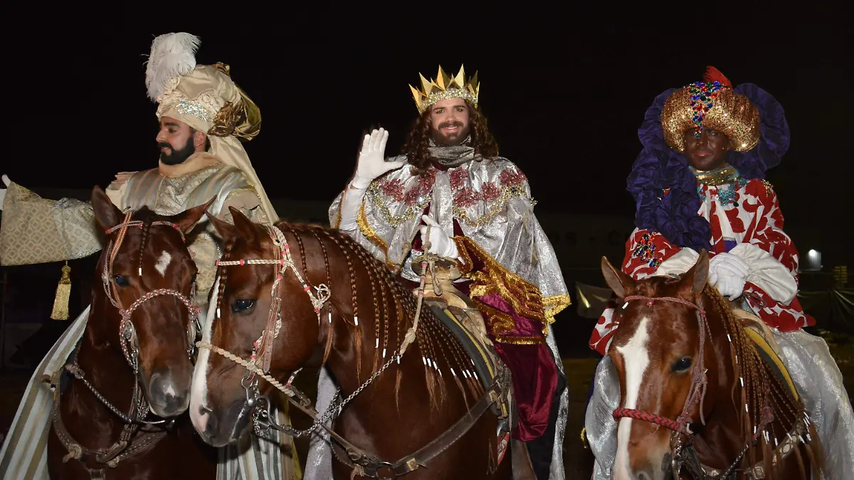 Cabalgata-de-Reyes-Magos,-tradición-e-ilusión