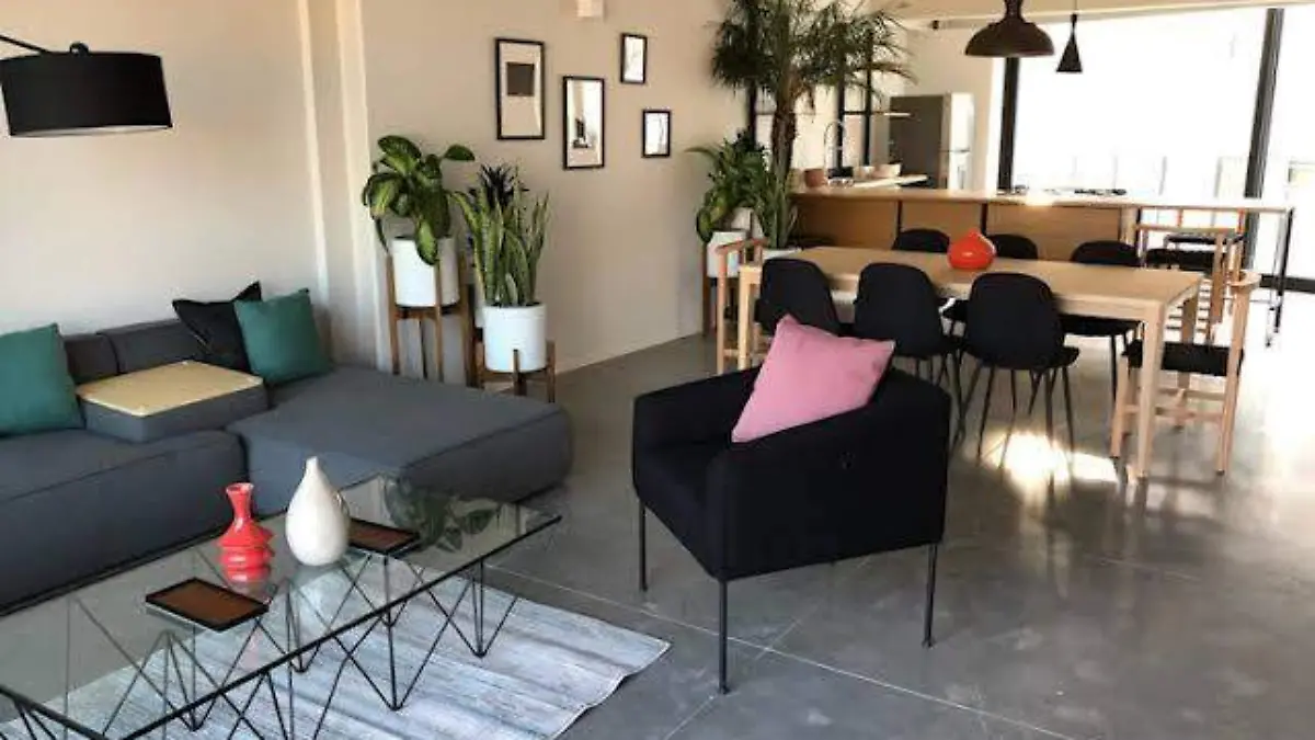 C9AC6974-AE01-4D06-A440-09A566A3E8F4