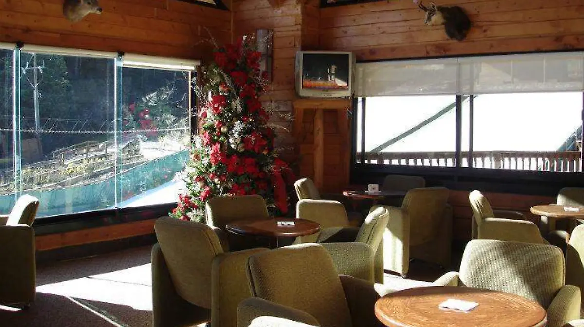 Monterreal-lobby-viajeros