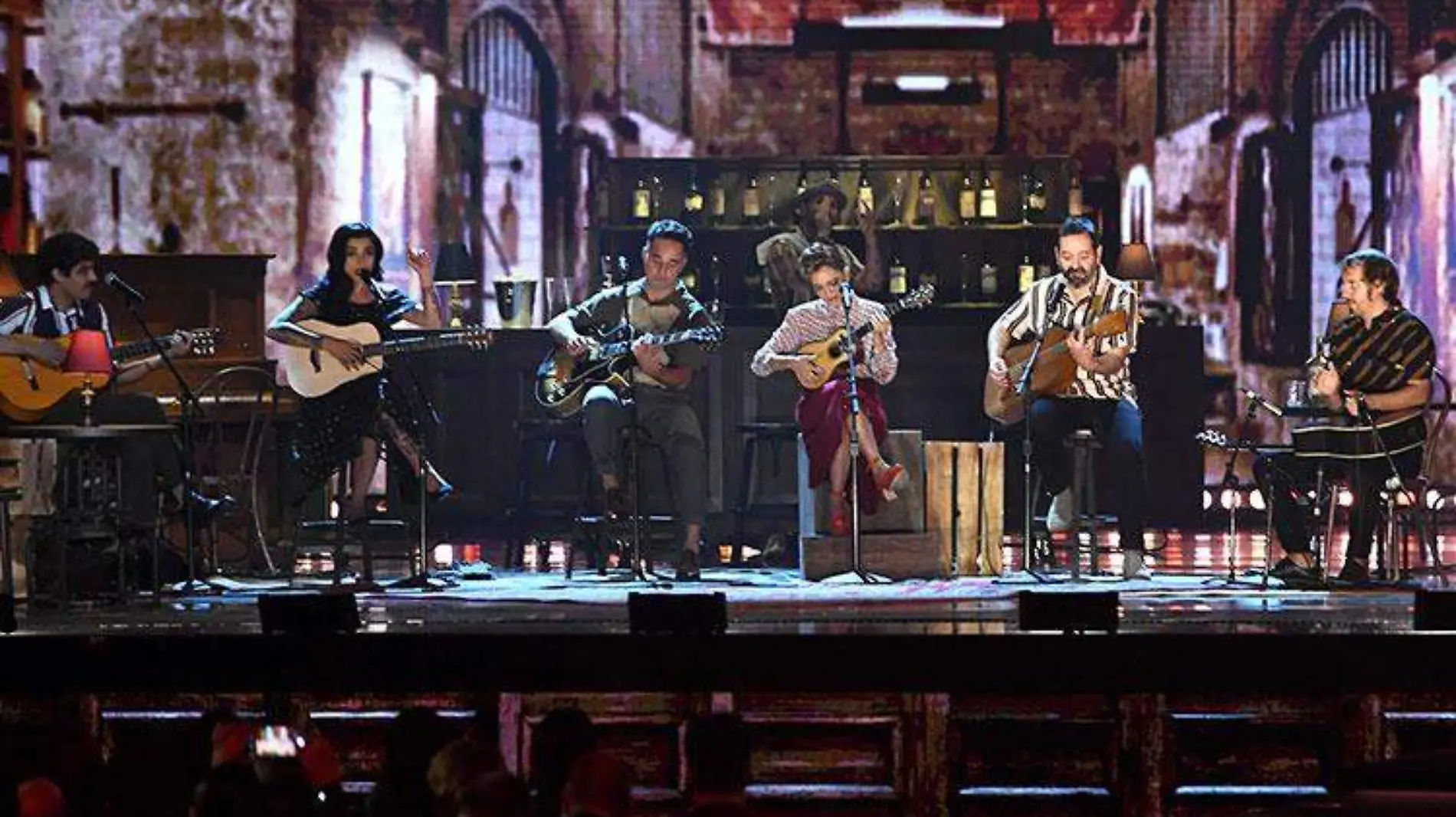 Natalia-Lafourcade_cantante_grammy-latino2