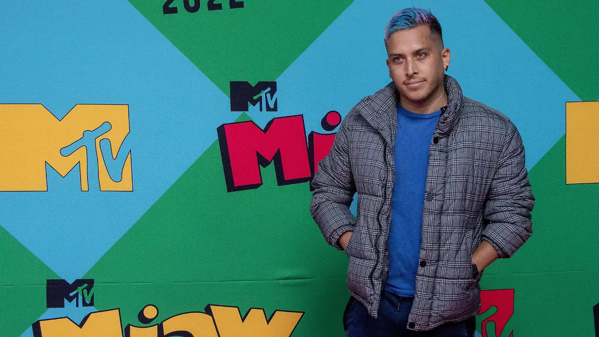 ALEX TIENDA-VLOGGER-REGRESA A UCRANIA-alejandro aguilar (4)