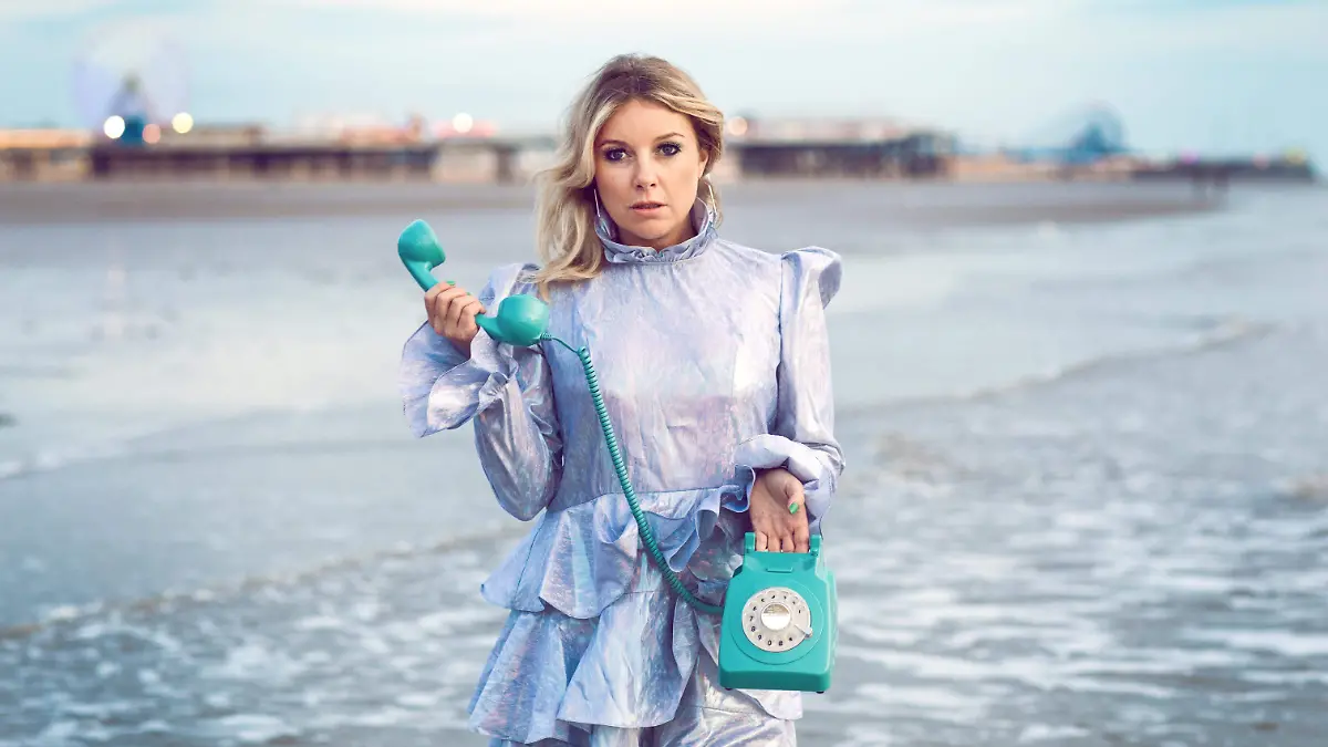 03 INT Little Boots LANDLINE PRESS SHOT