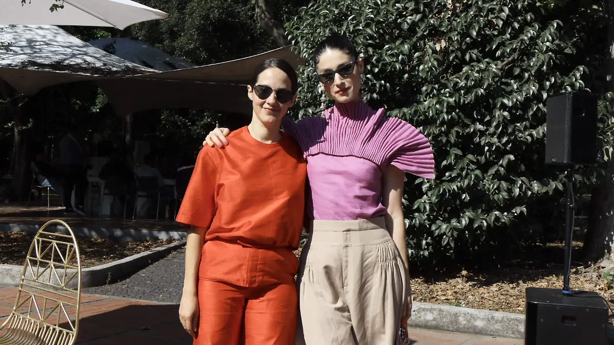 XIMENA SARIÑANA Y FRANCISCA VALENZUELA