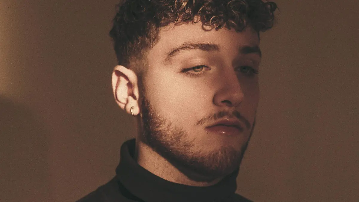 Bazzi-2019-Photo-Credit-Badboi-