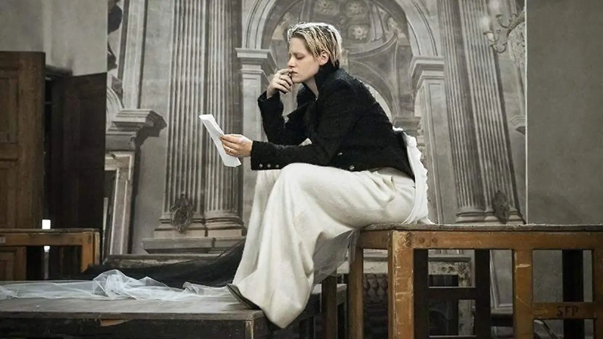 Kristen Stewart PIRELLI