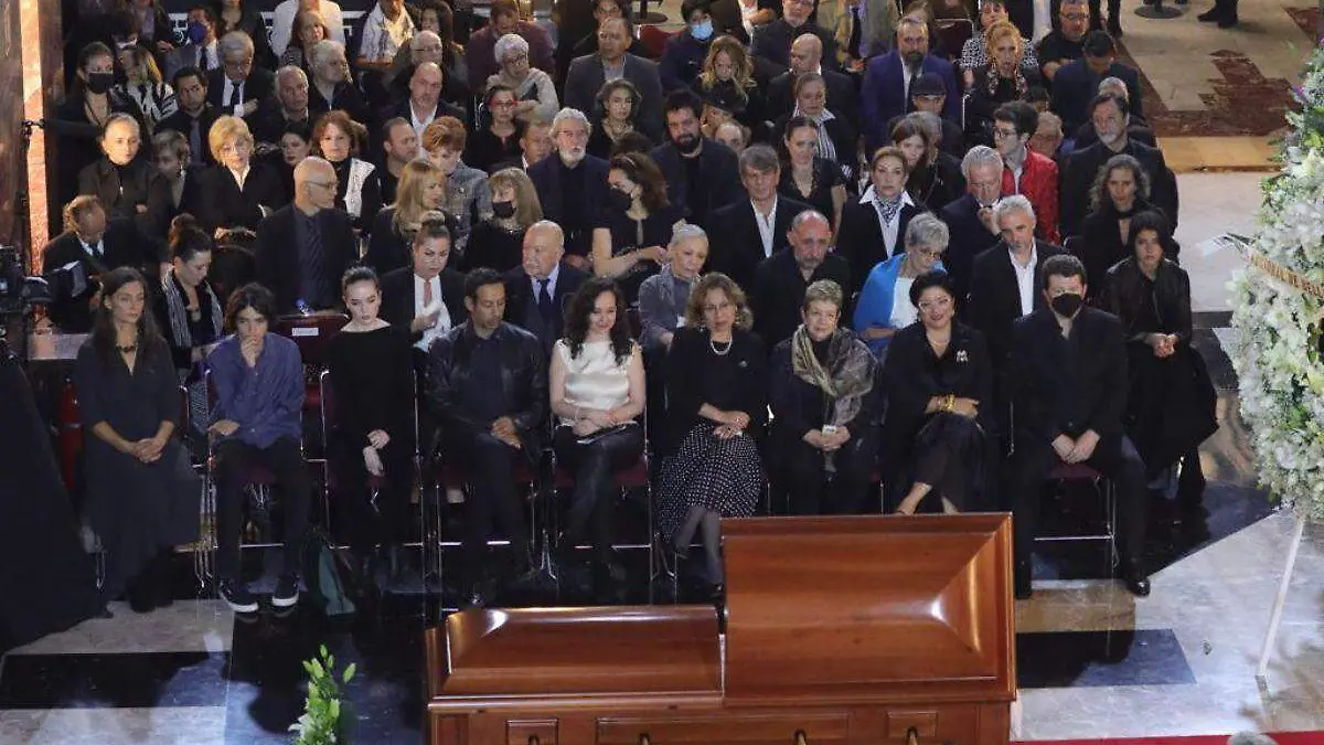 Familiares despiden a Ignacio López Tarso 