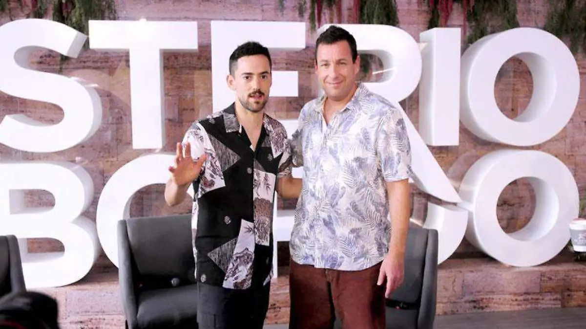 LUIS-GERARDO-MENDEZ-Y-ADAM-SANDLER-(7)