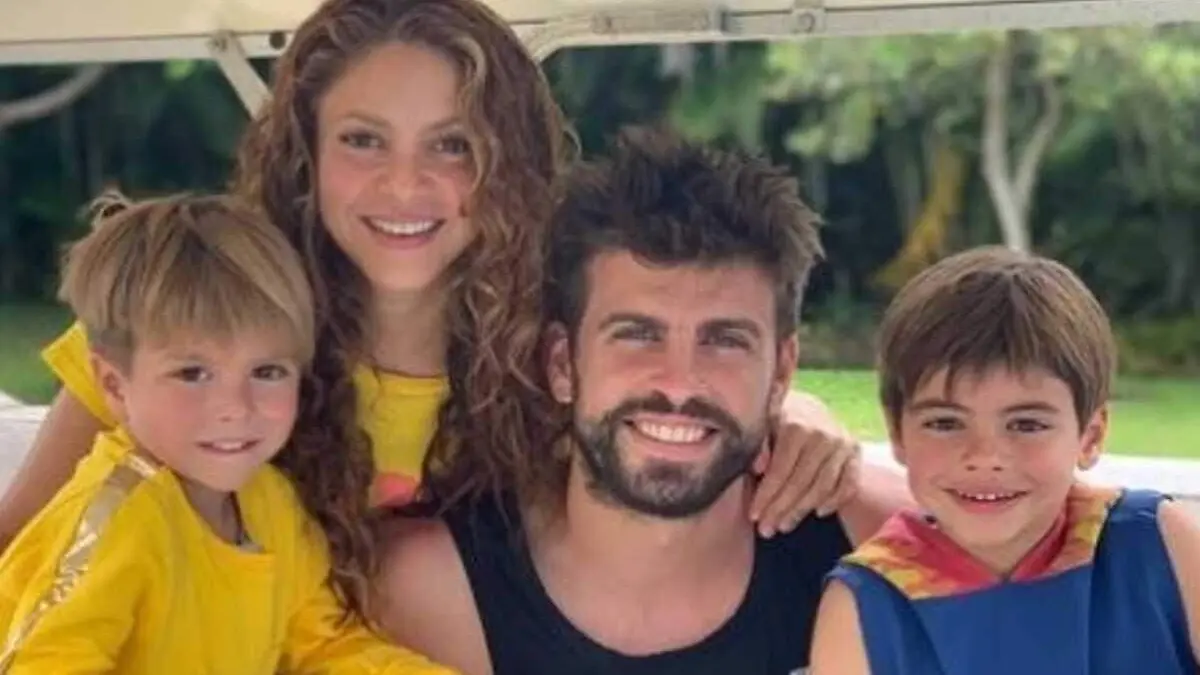 Shakira y Pique con sus hijos_2