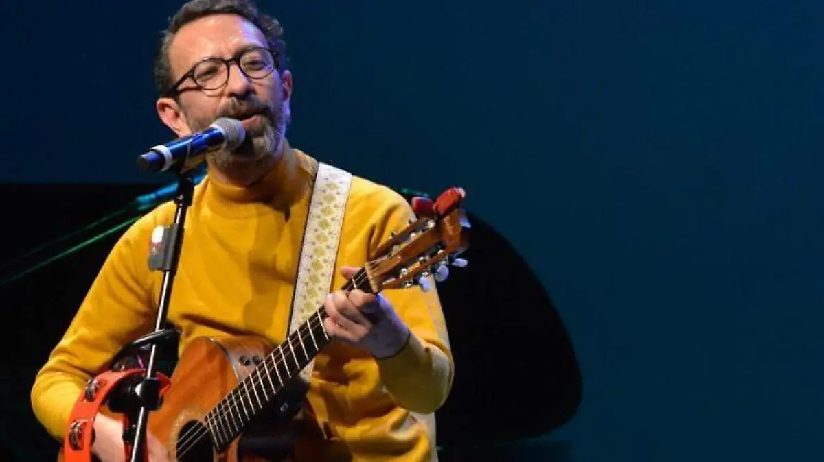 Fernando Rivera C.presenta su libro