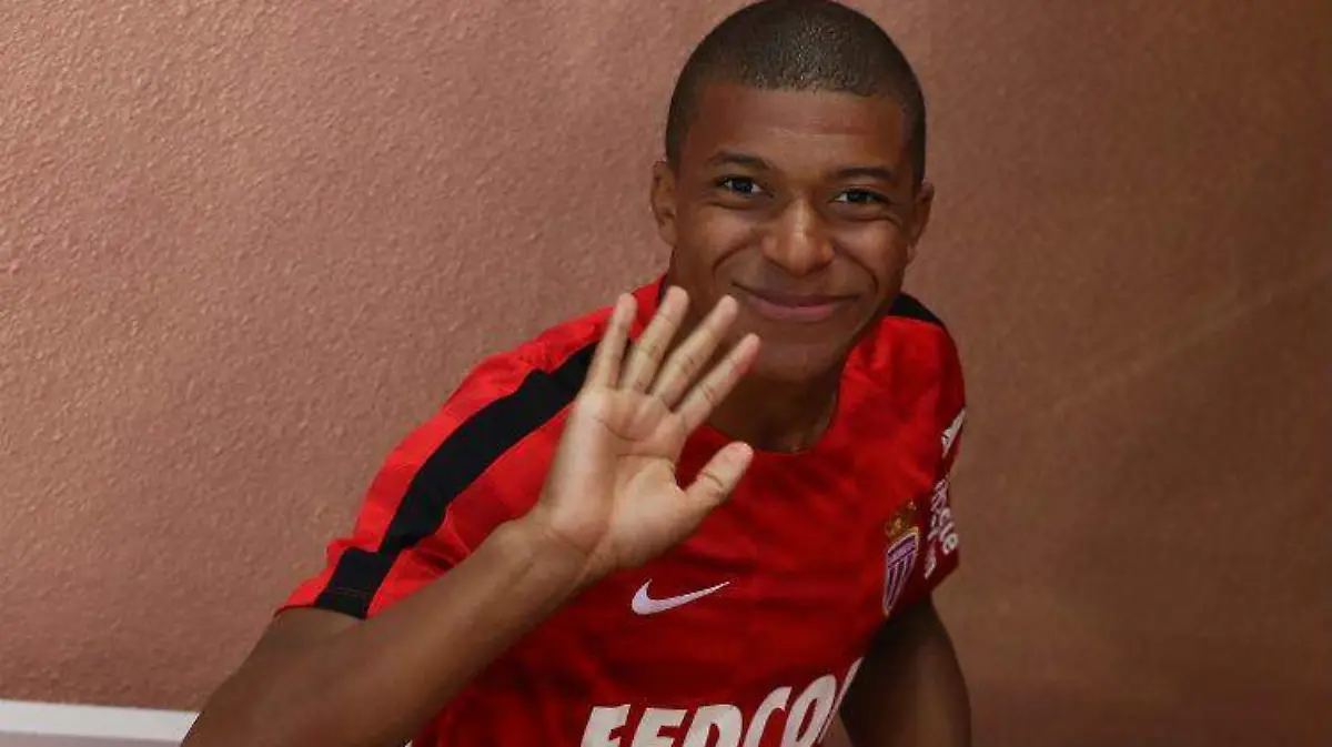 Mbappe-tranferido-barcelona