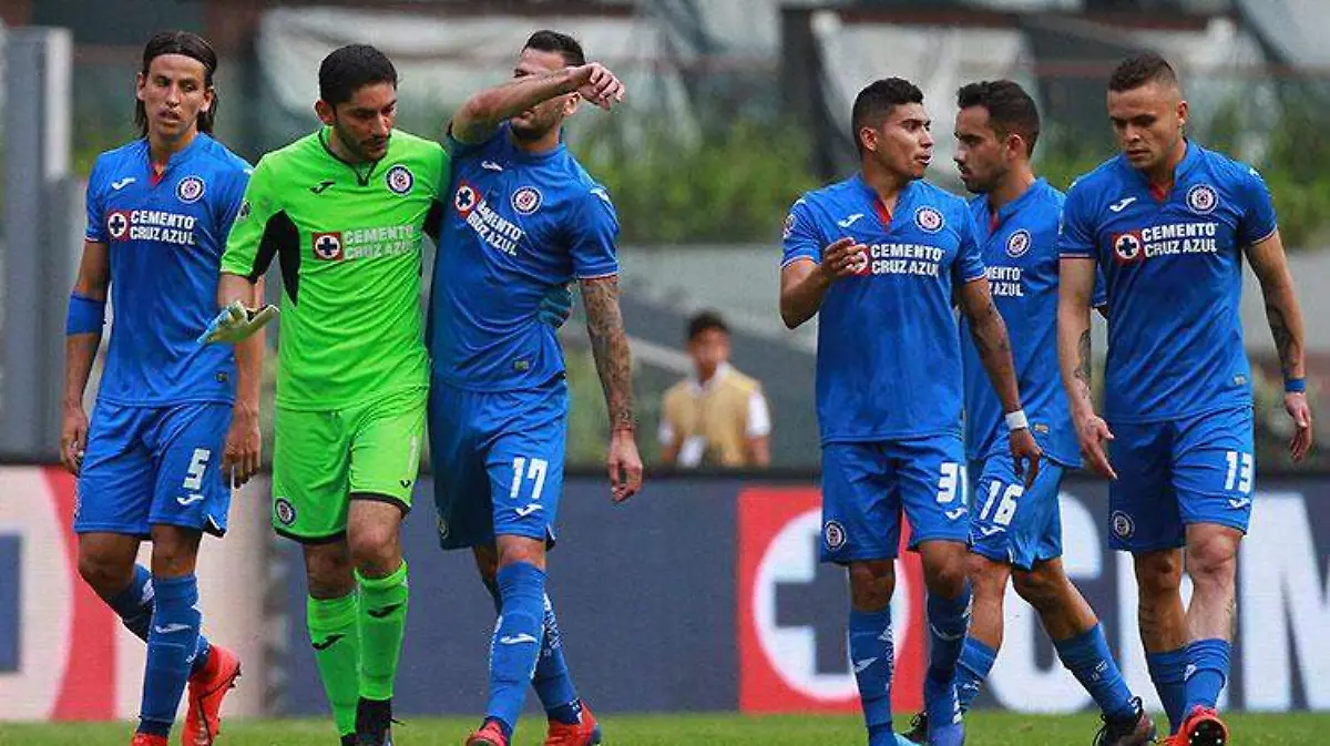 Cruz-Azul_Necaxa_estadio-azteca_3_pelea