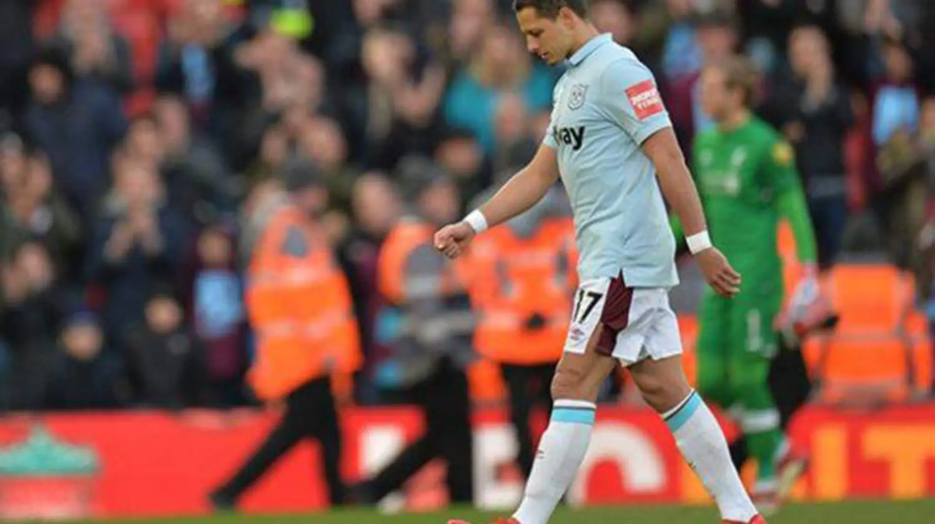 chicharito-anfield