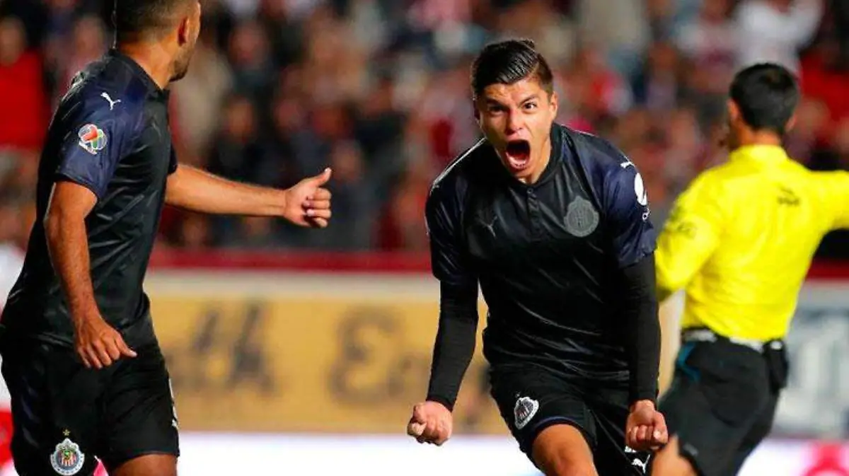 chivas_ronaldo-cisneros