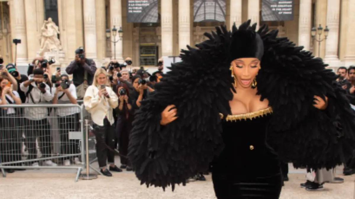 Cardi B portó un diseño de Schiaparelli / Cortesía @iamcardib