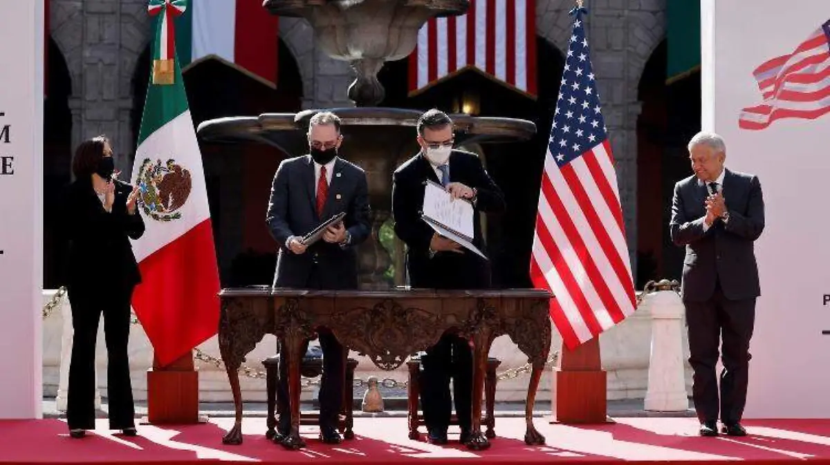 Kamala Harris Palacio Nacional (3)