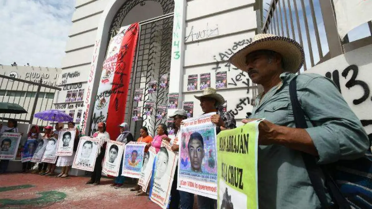 normalistas ayotzinapa