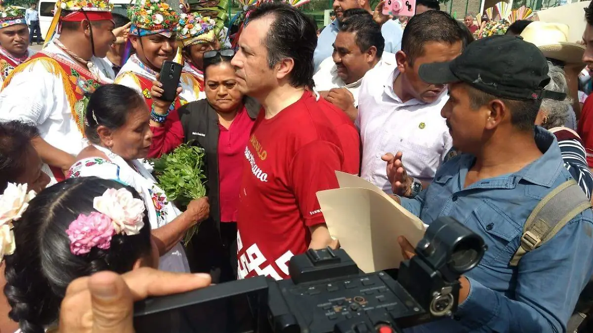 25.- Elena y Cuitláhuac