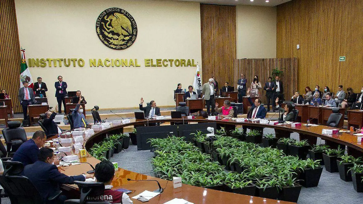 Sesión del INE