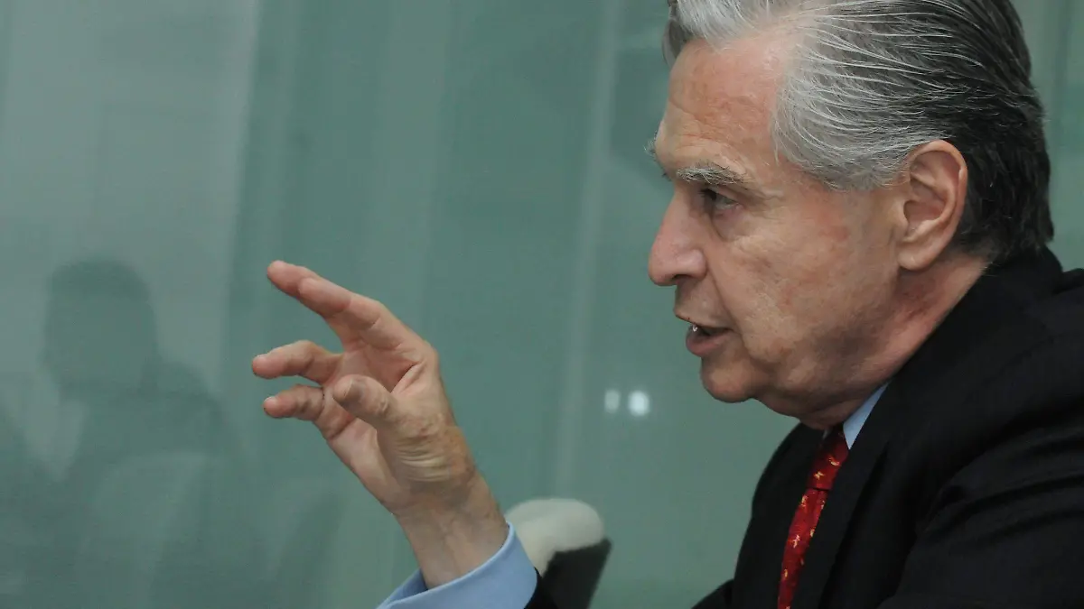 LUIS ERNESTO DERBEZ ENTREVISTA-omar flores (1)