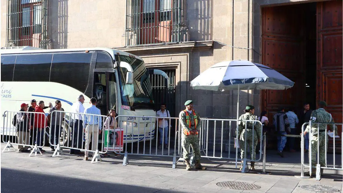 Padres de los normalistas