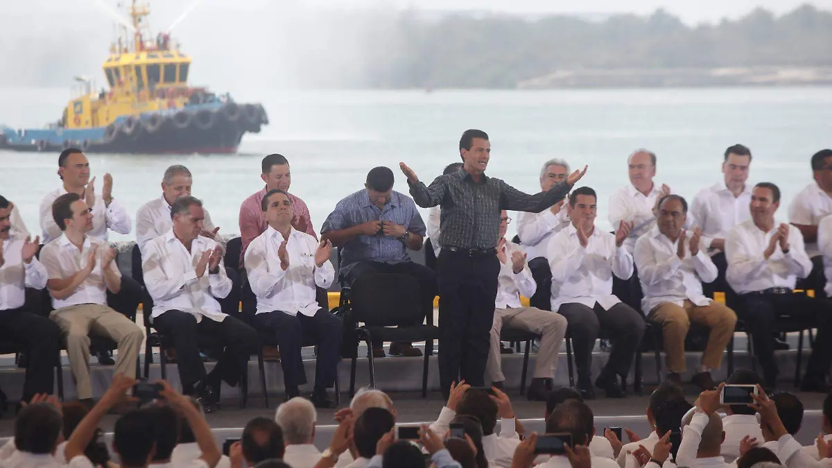 peña nieto en pto lázaro cárdenas
