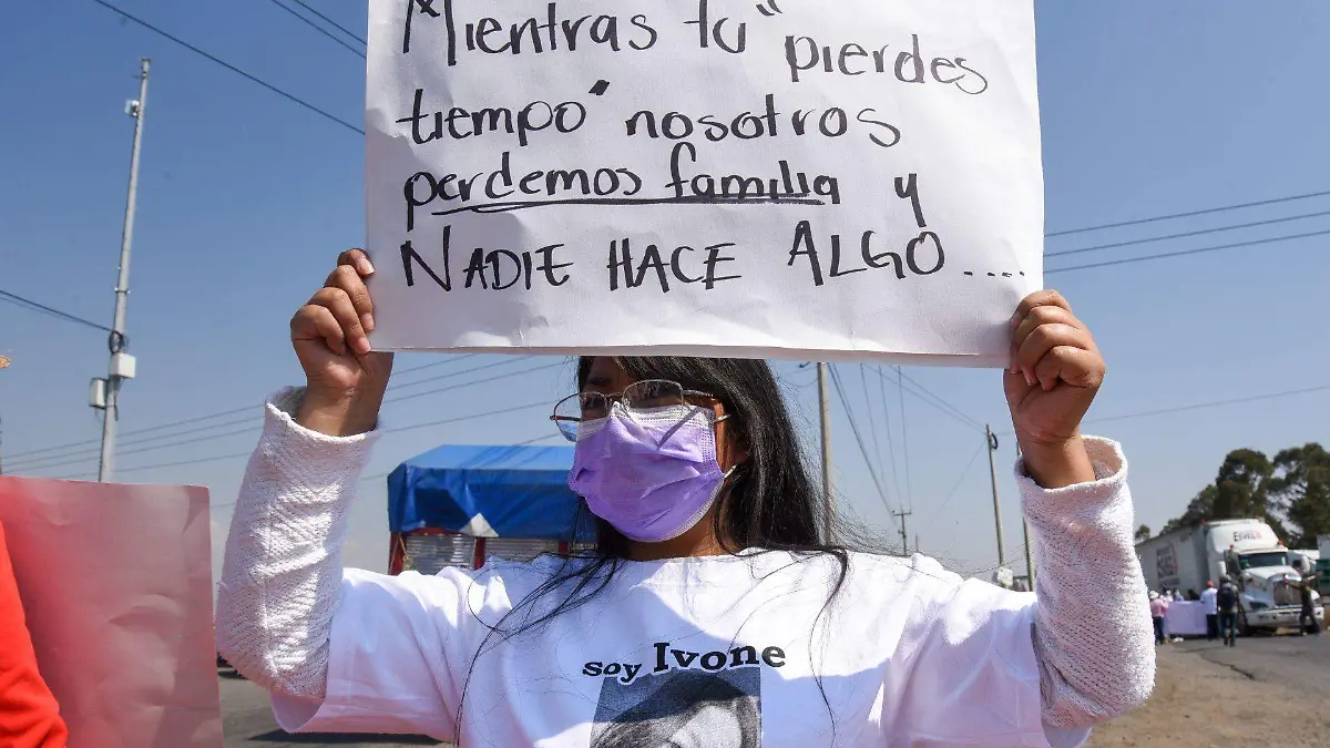 871593_Bloquean familiares desaparecidos Toluca-Atlacomulco -8_web