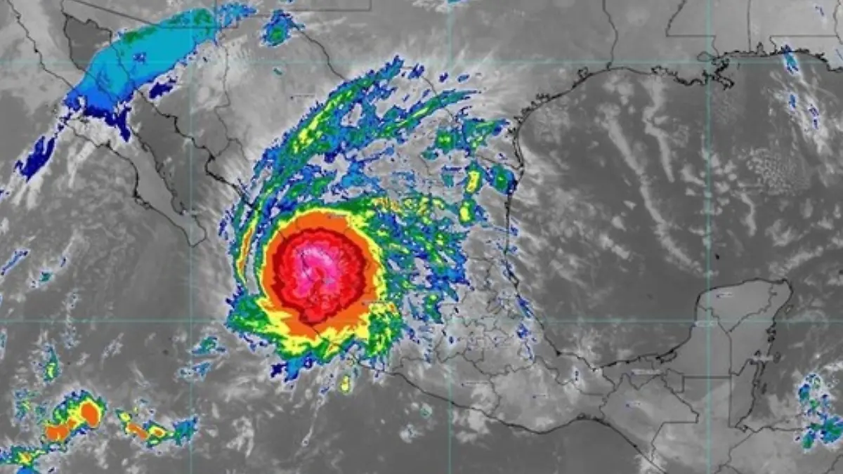 Roslyn toca tierra como huracán categoría 3 