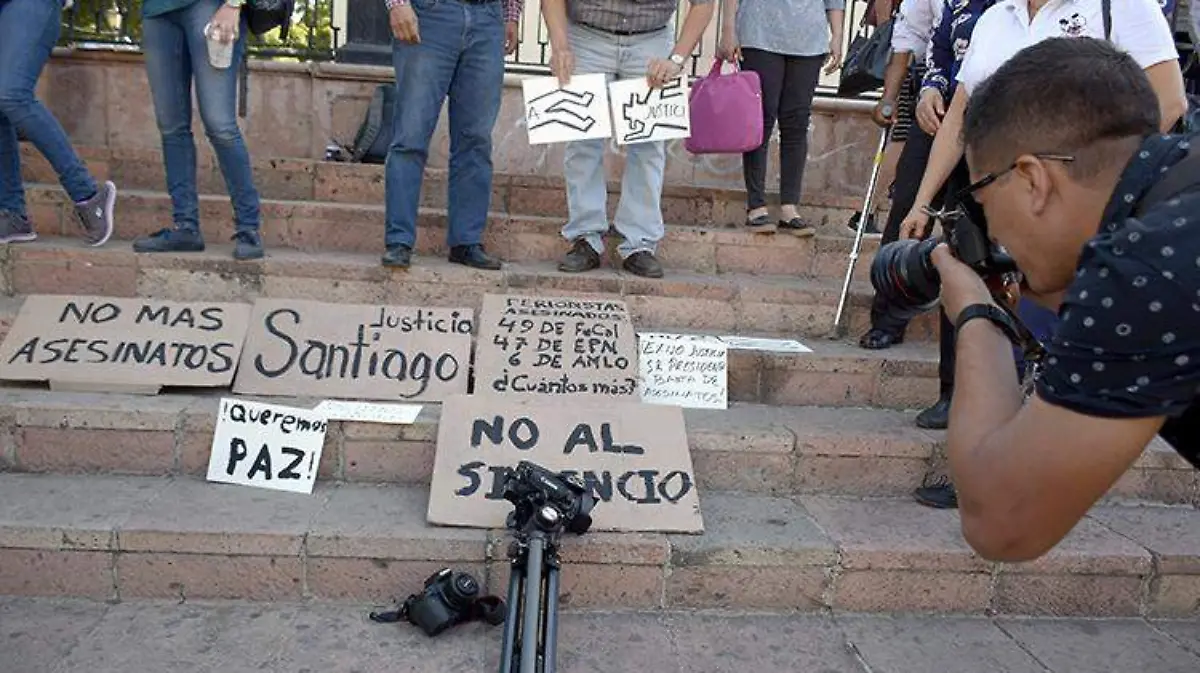 periodistas-libertad-de-expresion-protesta-censura