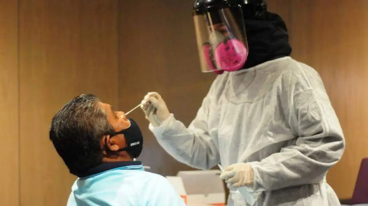 Pruebas de covid en aeropuerto México