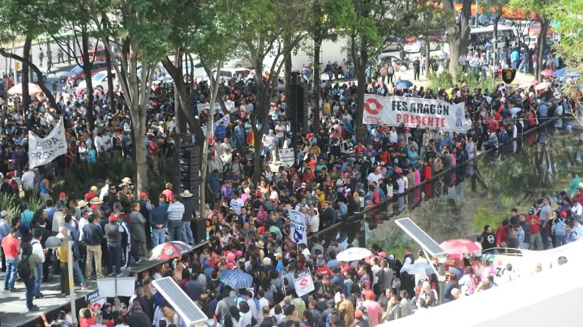protesta-senado-outorsing-1-HUIZAR