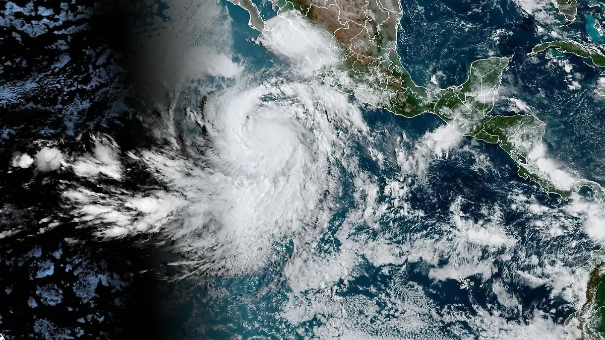 Huracán Jova crece a categoría 5; causa lluvias en Nayarit, Sinaloa Colima y Jalisco